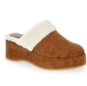Time and Tru. Faux Suede Brown Slip-On Clogs. Size 6. NWT.
